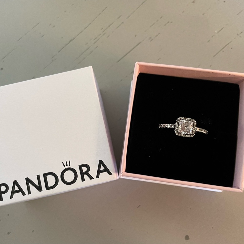 Pandora ring (gently used)